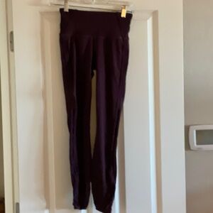 EUC XXS fun, unique Athleta legging with fun open detail on leg and mesh ankle